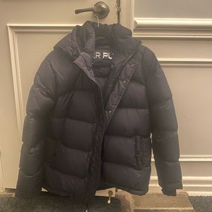 Aritzia Super Puff size M